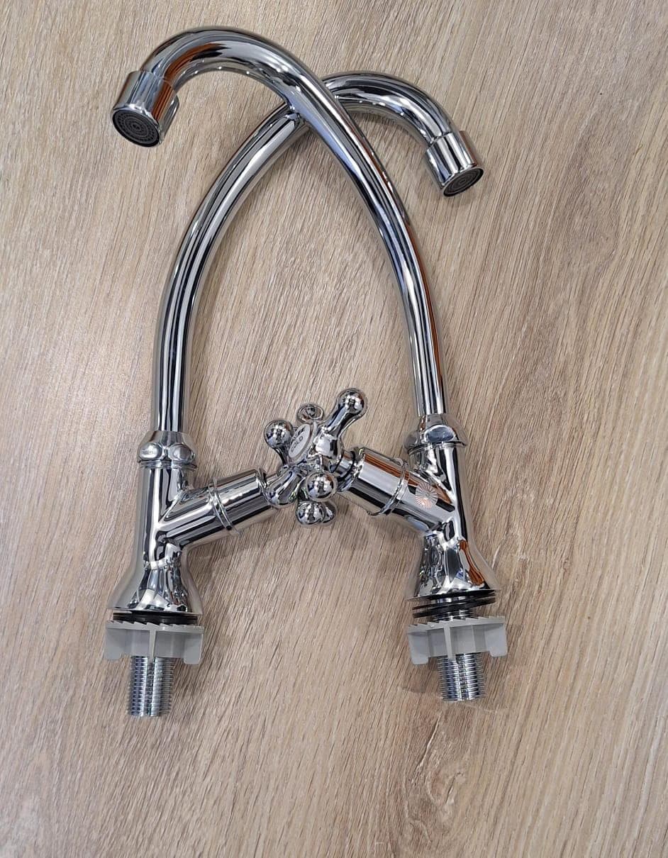 Lirlee pillar tap with knob handle